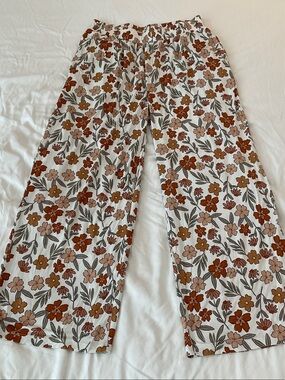 Silks Brand Wide Leg Bohemian Floral Lounge Pants. Size M
